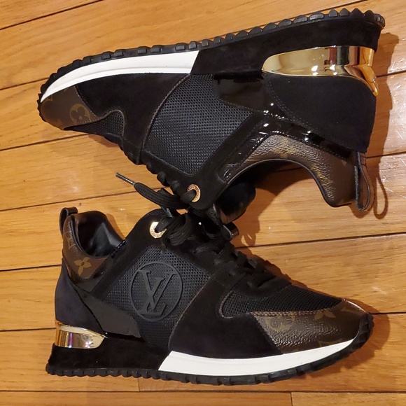 Louis Vuitton Sneakers - Picture 7 of 9